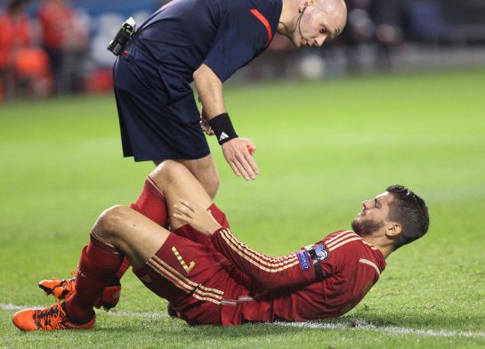 Morata se duele en el terreno de juego de Las Gaunas Morata se duele en el terreno de juego de Las Gaunas