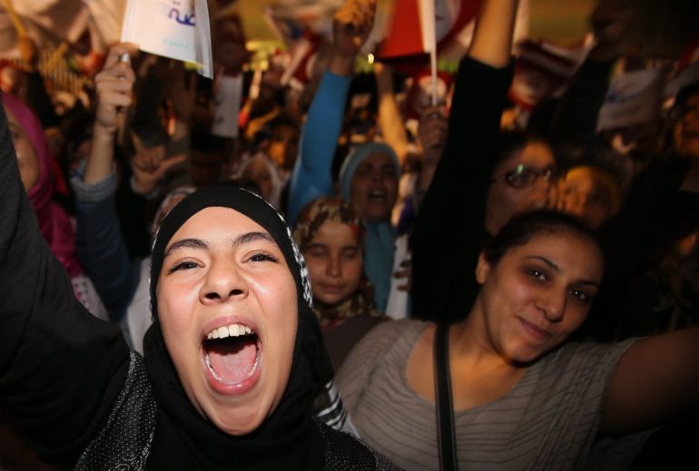 Seguidores del líder del partido tunecino islamista Al Nahda, Rachid Ghannouchi, escuchan su discurso tras las elecciones legislativas Seguidores del líder del partido tunecino islamista Al Nahda, Rachid Ghannouchi, escuchan su discurso tras las elecciones legislativas