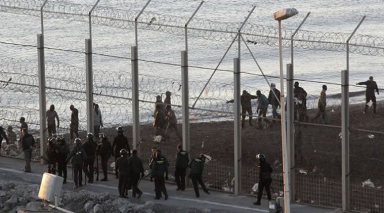 Imagen tomada el 6 de febrero de 2014 en la playa del Tarajal, en Ceuta Imagen tomada el 6 de febrero de 2014 en la playa del Tarajal, en Ceuta