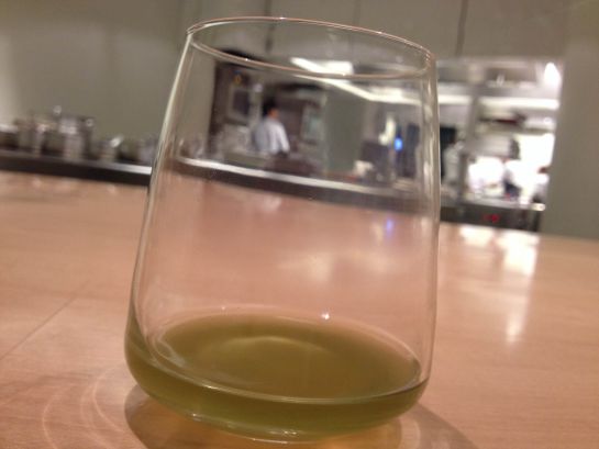 Caldo de guisantes y café verde. Caldo de guisantes y café verde.