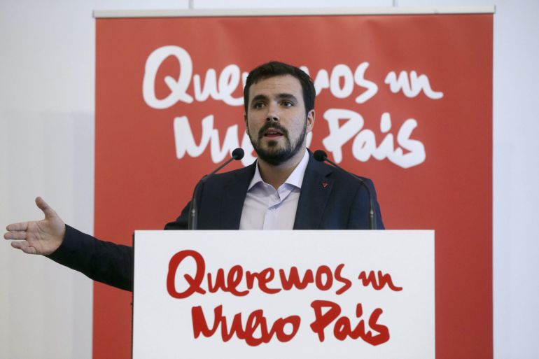 GRA239. MADRID, 14/10/2015.- El candidato de IU a la Presidencia del Gobierno, Alberto Garzón, presenta su candidatura a las primarias de Ahora en Común. Garzón, ha dejado claro que no cambiará su mensaje electoral por un puñado de votos ni haciendo un viraje al "centro", en alusión a Podemos, y, al contrario que el partido morado, él si está "plenamente" en condiciones de gobernar el país. EFE/Fernando Alvarado GRA239. MADRID, 14/10/2015.- El candidato de IU a la Presidencia del Gobierno, Alberto Garzón, presenta su candidatura a las primarias de Ahora en Común. Garzón, ha dejado claro que no cambiará su mensaje electoral por un puñado de votos ni haciendo un viraje al "centro", en alusión a Podemos, y, al contrario que el partido morado, él si está "plenamente" en condiciones de gobernar el país. EFE/Fernando Alvarado