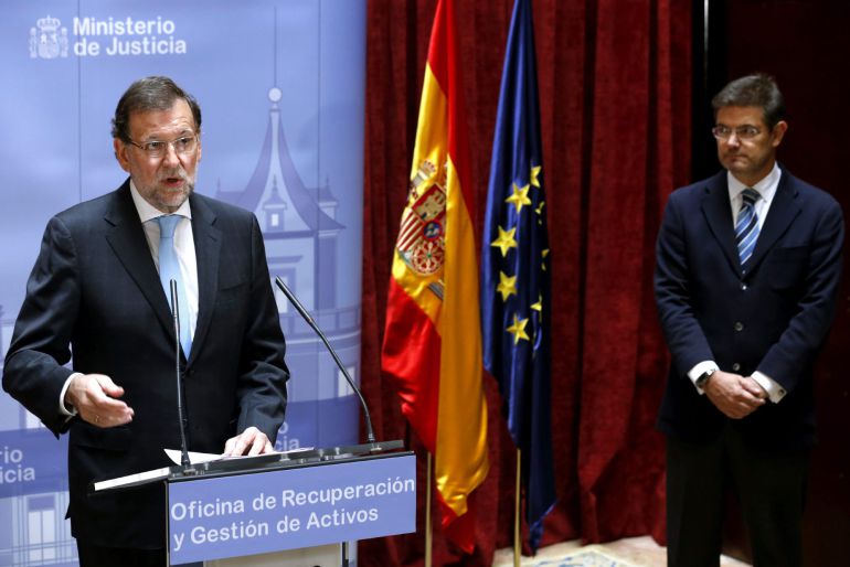 El presidente del Gobierno, Mariano Rajoy, junto al ministro de Justicia, Rafael Catalá El presidente del Gobierno, Mariano Rajoy, junto al ministro de Justicia, Rafael Catalá