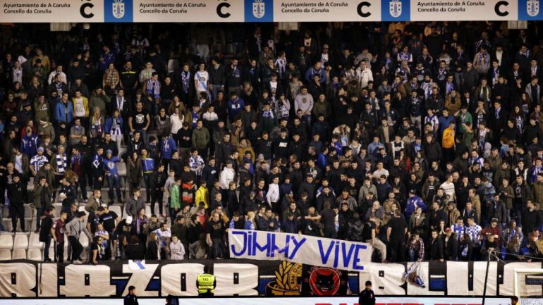 Parte de la grada de Riazor muestra una pancarta de apoyo al ultra fallecido en Madrid, Jimmy Parte de la grada de Riazor muestra una pancarta de apoyo al ultra fallecido en Madrid, Jimmy