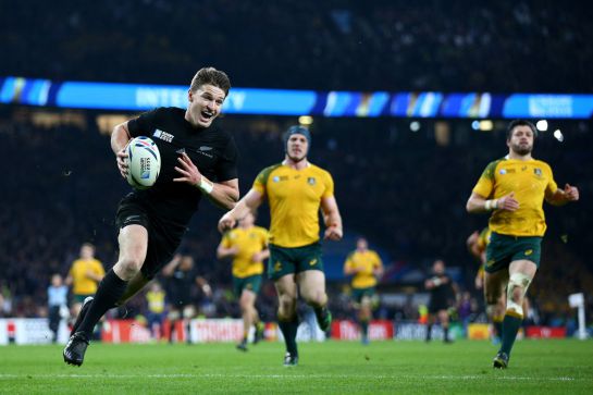 Beauden Barrett anota para Nueva Zelanda. Beauden Barrett anota para Nueva Zelanda.