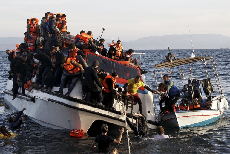 Guardacostas rescatan a 37 refugiados en nuevo naufragio