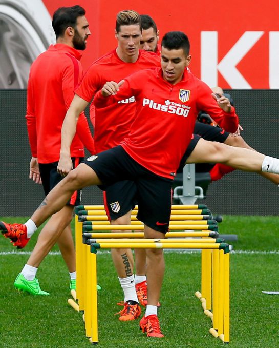Correa, durante un entrenamiento con el Atlético de Madrid Correa, durante un entrenamiento con el Atlético de Madrid