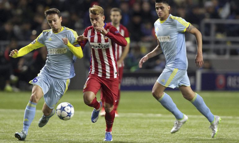 Antoine Griezmann, durante el encuentro del Atlético ante el Astana en el Astana Arena. Antoine Griezmann, durante el encuentro del Atlético ante el Astana en el Astana Arena.