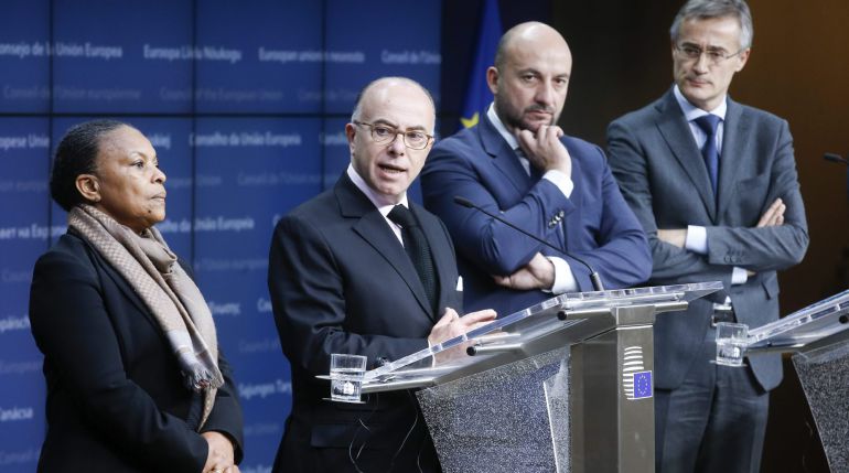 La ministra francesa de Justicia, Christiane Taubira; el ministro de Interior galo, Bernard Cazeneuve; el viceprimer ministro de Luxemburgo, Etienne Schneider, y el ministro de Justicia luxemburgués, Felix Braz, dan una rueda de prensa tras concluir una reunión extraordinaria del Consejo de Justicia e Interior de la Unión Europea en Bruselas (Bélgica) La ministra francesa de Justicia, Christiane Taubira; el ministro de Interior galo, Bernard Cazeneuve; el viceprimer ministro de Luxemburgo, Etienne Schneider, y el ministro de Justicia luxemburgués, Felix Braz, dan una rueda de prensa tras concluir una reunión extraordinaria del Consejo de Justicia e Interior de la Unión Europea en Bruselas (Bélgica)