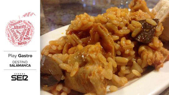 La chamfaina (arroz con casquería de cordero) es, junto al farinato y el hornazo, una de las especialidades más típicas de la gastronomía salmantina. La chamfaina (arroz con casquería de cordero) es, junto al farinato y el hornazo, una de las especialidades más típicas de la gastronomía salmantina.