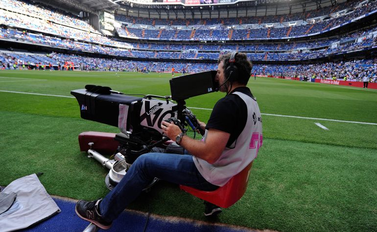 Un cámara de televisión en el Bernabéu Un cámara de televisión en el Bernabéu