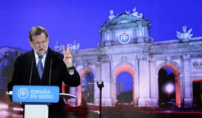 El presidente del Gobierno Mariano Rajoy durante su intervención en el acto de inicio de campaña electoral que los populares celebraron en Madrid. El presidente del Gobierno Mariano Rajoy durante su intervención en el acto de inicio de campaña electoral que los populares celebraron en Madrid.