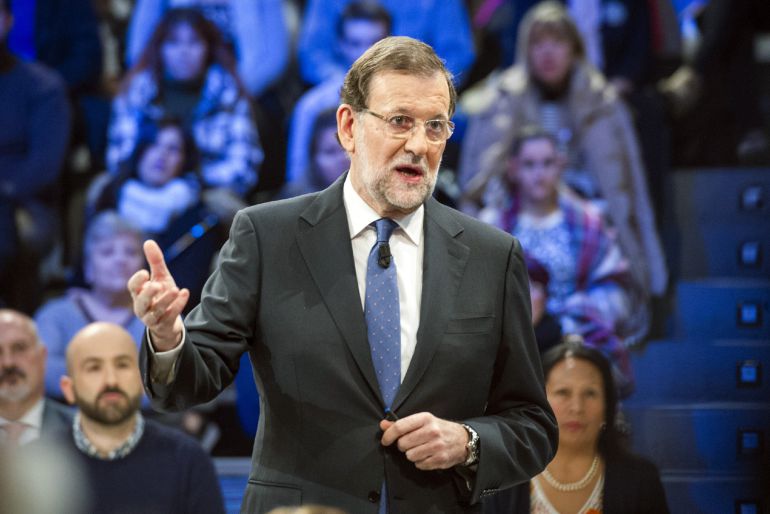 Imagen facilitada por ATRESMEDIA del presidente del gobierno Mariano Rajoy, durante su participación esta noche en el programa de 'La Sexta Noche', donde se ha sometido a las preguntas de varios ciudadanos Imagen facilitada por ATRESMEDIA del presidente del gobierno Mariano Rajoy, durante su participación esta noche en el programa de 'La Sexta Noche', donde se ha sometido a las preguntas de varios ciudadanos