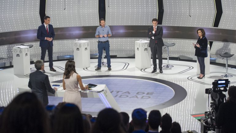 Pedro Sánchez, Pablo Iglesias, Albert Rivera y Soraya Sáenz de Santamaría, durante del debate en Atresmedia para el 20-D al que no ocudió Rajoy. Pedro Sánchez, Pablo Iglesias, Albert Rivera y Soraya Sáenz de Santamaría, durante del debate en Atresmedia para el 20-D al que no ocudió Rajoy.