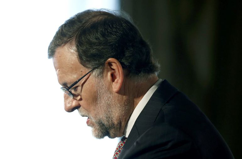 El presidente del Gobierno, Mariano Rajoy, durante su intervención en la tribuna organizada por el diario La Vanguardia, donde ha pedido un "esfuerzo de negociación" ante el debate soberanista catalán y ha admitido que después de que se formen los gobiernos central y catalán "habrá que hablar" El presidente del Gobierno, Mariano Rajoy, durante su intervención en la tribuna organizada por el diario La Vanguardia, donde ha pedido un "esfuerzo de negociación" ante el debate soberanista catalán y ha admitido que después de que se formen los gobiernos central y catalán "habrá que hablar"