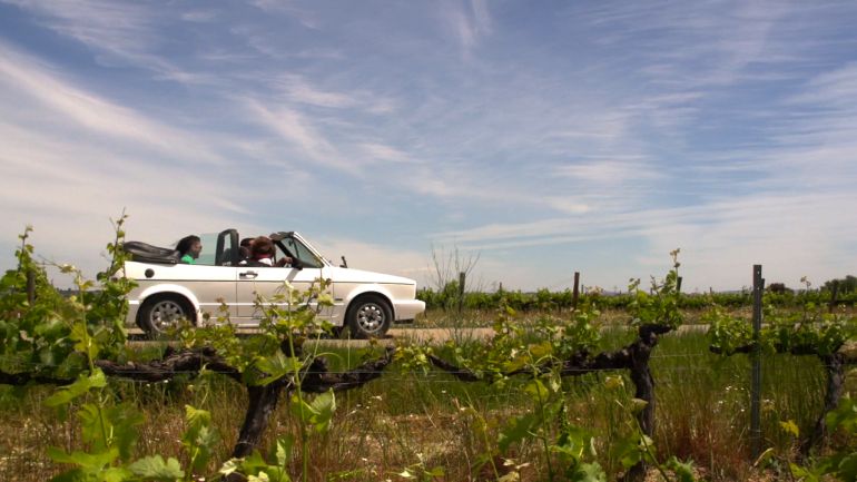 La carretera del vino es un trazado con 12 bodegas al estilo de las 'wine-road' de California. La carretera del vino es un trazado con 12 bodegas al estilo de las 'wine-road' de California.