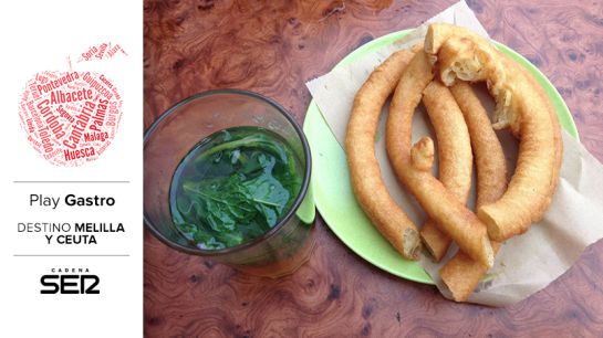 Té moruno con churros. Té moruno con churros.