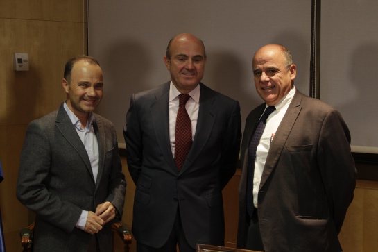 Luis de Guindos junto a Jose Antonio Marcos y Emilio de la Peña Luis de Guindos junto a Jose Antonio Marcos y Emilio de la Peña