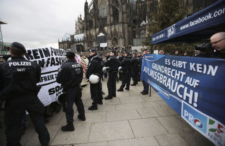 Varios policías patrullan cerca de la estación central de tren de Colonia, Alemania, el 6 de enero del 2016. Varios policías patrullan cerca de la estación central de tren de Colonia, Alemania, el 6 de enero del 2016.