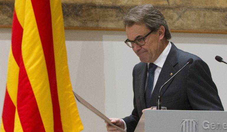 El presidente catalán en funciones, Artur Mas, durante la rueda de prensa que ha ofrecido hoy en el Palau de la Generalitat. El presidente catalán en funciones, Artur Mas, durante la rueda de prensa que ha ofrecido hoy en el Palau de la Generalitat.