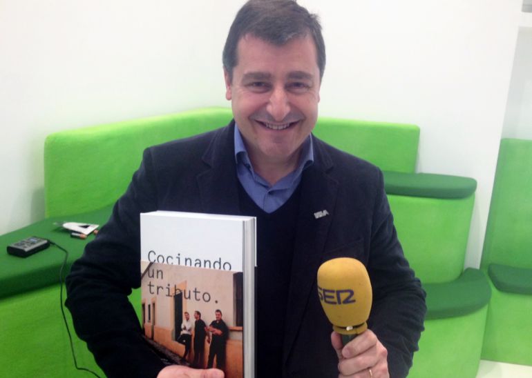 Josep Roca, durante la presentación del libro 'Cocinando un tributo'. Josep Roca, durante la presentación del libro 'Cocinando un tributo'.