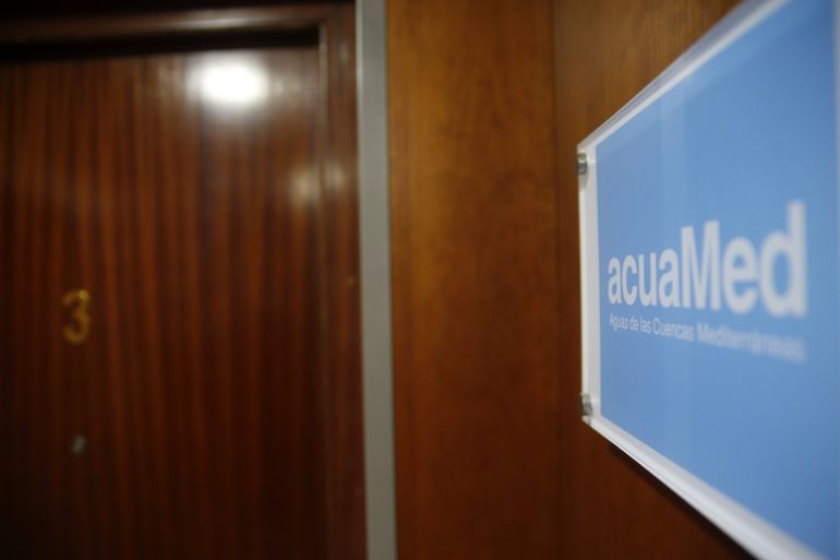 Los delegados de Acuamed en Murcia y Valencia, J.M.G. y P.M.M., respectivamente, figuran entre la decena de detenidos por la Guardia Civil en una operación contra el fraude en contratos de esta empresa pública, dependiente del Ministerio de Agricultura y Medio Ambiente. En la imagen, las oficinas en la capital valenciana Los delegados de Acuamed en Murcia y Valencia, J.M.G. y P.M.M., respectivamente, figuran entre la decena de detenidos por la Guardia Civil en una operación contra el fraude en contratos de esta empresa pública, dependiente del Ministerio de Agricultura y Medio Ambiente. En la imagen, las oficinas en la capital valenciana