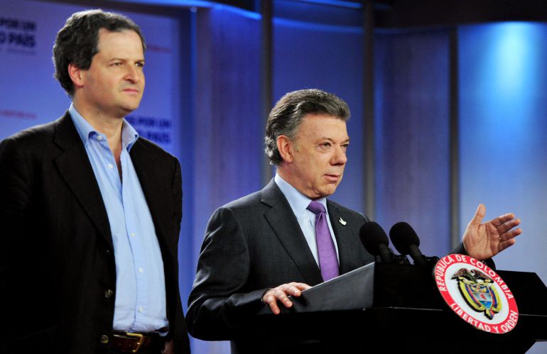 El presidente de Colombia, Juan Manuel Santos, habla junto al Alto Comisionado para la Paz, Sergio Jaramillo. El presidente de Colombia, Juan Manuel Santos, habla junto al Alto Comisionado para la Paz, Sergio Jaramillo.