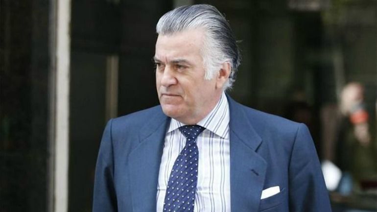 Luis Bárcenas está citado a declarar como testigo el 3 de febrero y anuncia a la SER que se personará como acusación contra el PP Luis Bárcenas está citado a declarar como testigo el 3 de febrero y anuncia a la SER que se personará como acusación contra el PP
