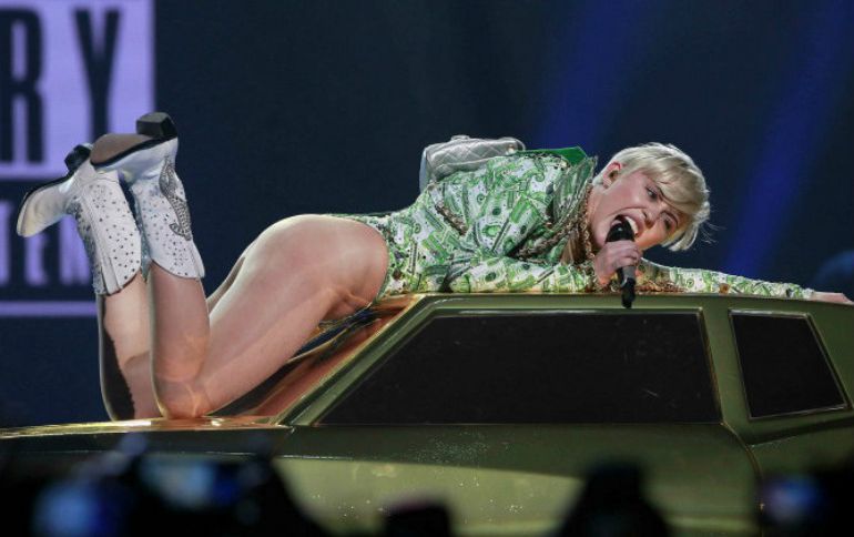 Miley Cyrus, durante uno de sus conciertos en el Palau Sant Jordi de Barcelona Miley Cyrus, durante uno de sus conciertos en el Palau Sant Jordi de Barcelona