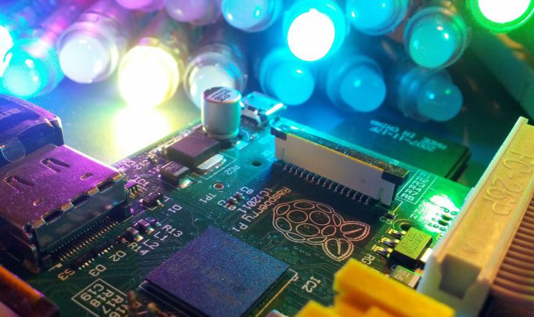 Una Raspberry Pi Zero, el pequeño ordenador de menos de 10 euros. Una Raspberry Pi Zero, el pequeño ordenador de menos de 10 euros.