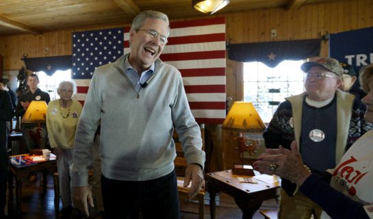 U.S. Republican presidential candidate Jeb Bush laughs as he arrives for a campaign event at the Greasewood Flats Ranch in Carroll, Iowa January 29, 2016. REUTERS/Rick Wilking U.S. Republican presidential candidate Jeb Bush laughs as he arrives for a campaign event at the Greasewood Flats Ranch in Carroll, Iowa January 29, 2016. REUTERS/Rick Wilking
