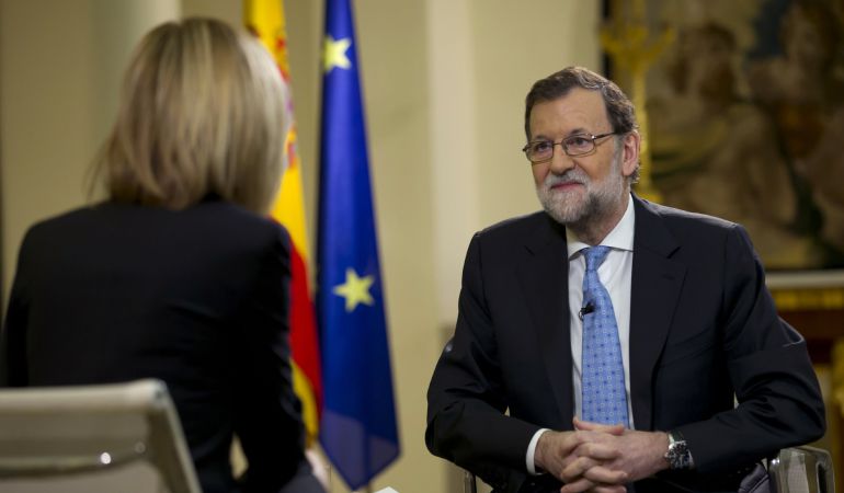 El jefe del Ejecutivo, Mariano Rajoy, durante la entrevista concedida hoy en un programa matinal de Antena 3. El jefe del Ejecutivo, Mariano Rajoy, durante la entrevista concedida hoy en un programa matinal de Antena 3.