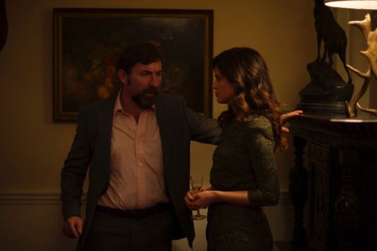 Antonio de la Torre junto a Marta Torné en una de las escenas de 'El infiltrado' Antonio de la Torre junto a Marta Torné en una de las escenas de 'El infiltrado'