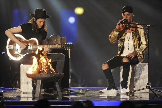 Justin Bieber y James Bay cantaron juntos un par de canciones Justin Bieber y James Bay cantaron juntos un par de canciones