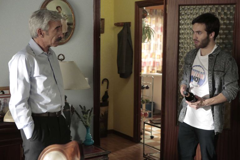 Antonio (Imanol Arias) y Carlos (Ricardo Gómez) discuten en una escena del último capítulo de Cuéntame Antonio (Imanol Arias) y Carlos (Ricardo Gómez) discuten en una escena del último capítulo de Cuéntame
