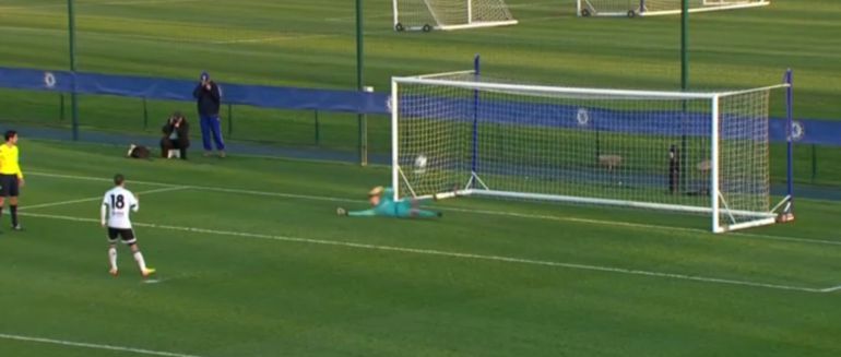 El polémico penalti del Valencia en la Youth League. El polémico penalti del Valencia en la Youth League.