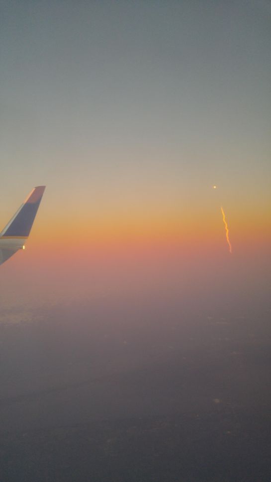 Los pasajeros de un avión captan el despegue del cohete Falcon 9 Los pasajeros de un avión captan el despegue del cohete Falcon 9