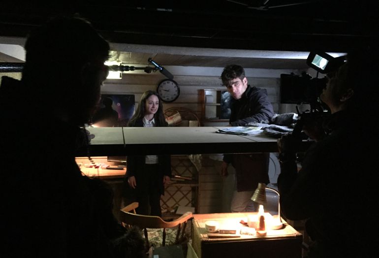 Jon Kortajarena y Elena Rivera en el set de rodaje de 'La verdad', nueva serie de Telecinco Jon Kortajarena y Elena Rivera en el set de rodaje de 'La verdad', nueva serie de Telecinco