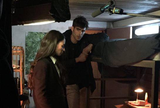 El inspector Eguía (Jon Kortajarena) interroga a Paula (Elena Rivera) en la serie 'La Verdad', de Telecinco (rodaje). El inspector Eguía (Jon Kortajarena) interroga a Paula (Elena Rivera) en la serie 'La Verdad', de Telecinco (rodaje).