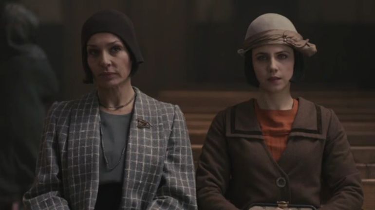 Natalia Millán y Aura Garrido en un capítulo de 'El Ministerio del Tiempo' Natalia Millán y Aura Garrido en un capítulo de 'El Ministerio del Tiempo'