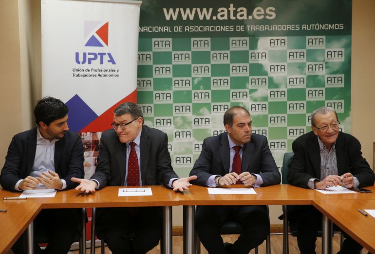 Toni Roldán, Jordi Sevilla, Lorenzo Amor y Sebastián Reina en la reunión. Toni Roldán, Jordi Sevilla, Lorenzo Amor y Sebastián Reina en la reunión.