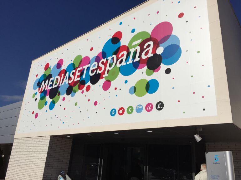 Fachada de entrada a la sede de Mediaset España (Madrid) Fachada de entrada a la sede de Mediaset España (Madrid)