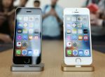 The new iPhone SE is seen on display during an event at the Apple headquarters in Cupertino, California March 21, 2016. REUTERS/Stephen Lam