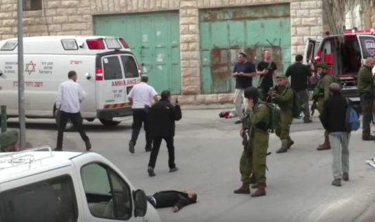 Un soldado israelí, detenido tras la difusión de un vídeo en el que remata a palestino herido Un soldado israelí, detenido tras la difusión de un vídeo en el que remata a palestino herido
