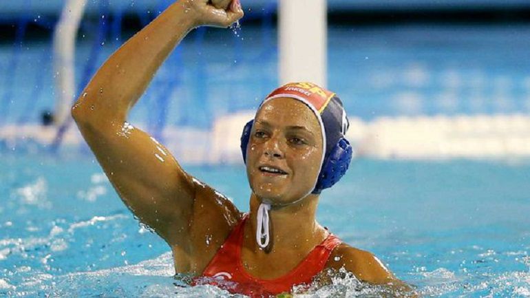 Jennifer Pareja celebra el triunfo de España. Jennifer Pareja celebra el triunfo de España.