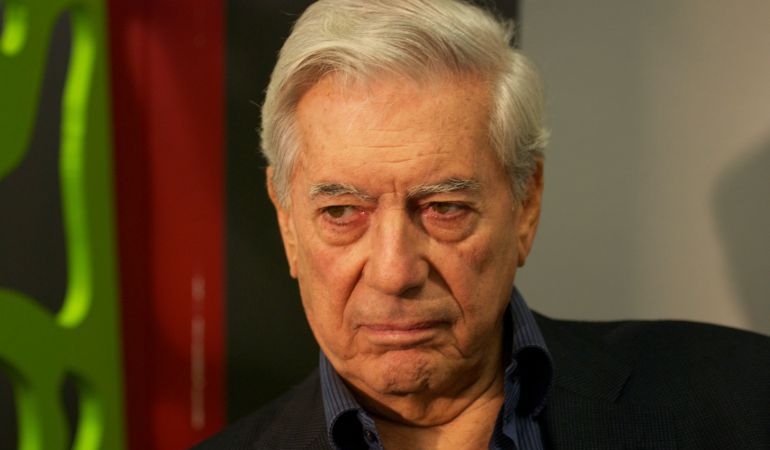 El escritor de Mario Vargas Llosa, en una imagen de archivo. El escritor de Mario Vargas Llosa, en una imagen de archivo.