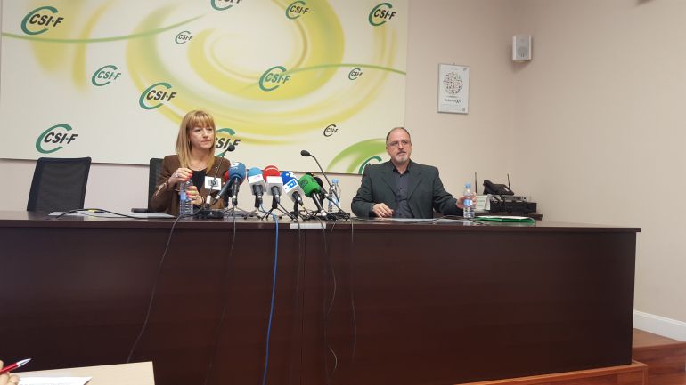 María Ángeles Mur y José Manuel Couso durante la rueda de prensa. María Ángeles Mur y José Manuel Couso durante la rueda de prensa.