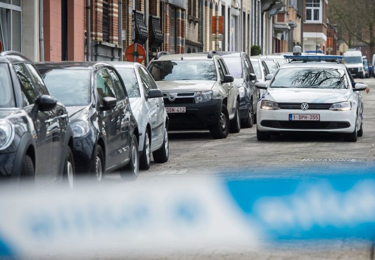 La Policía belga durante una redada en Bruselas, Bégica. La Policía belga durante una redada en Bruselas, Bégica.