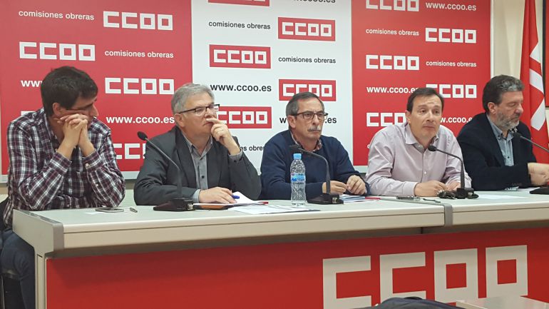 Los representantes de CCOO durante la rueda de prensa. Los representantes de CCOO durante la rueda de prensa.