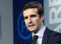 Pablo Casado estudiará acciones legales por una canción que pide para él zulo y trabajos forzados