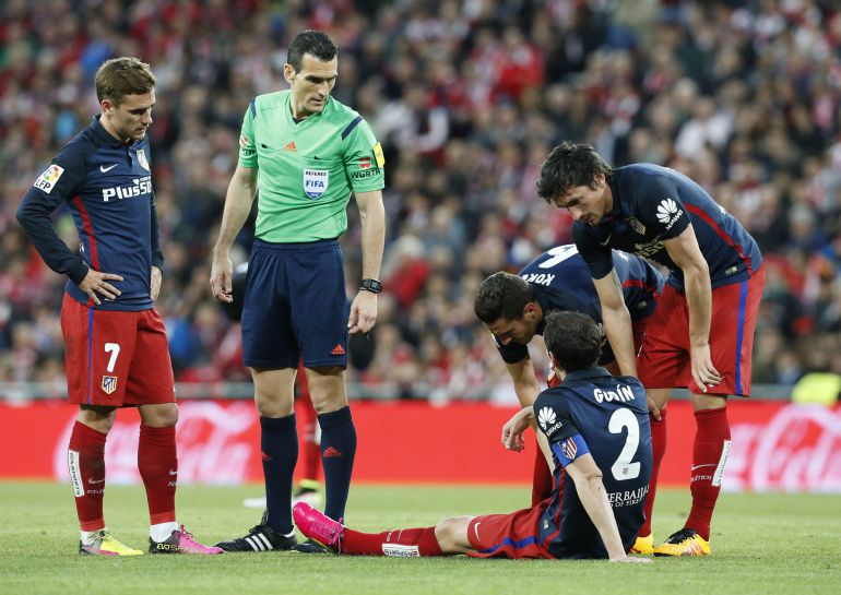 Diego Godín se lesionó en el partido del Atlético en San Mamés. Diego Godín se lesionó en el partido del Atlético en San Mamés.